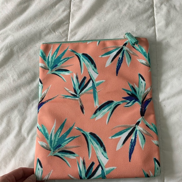 Clutch - Picture 2 of 4